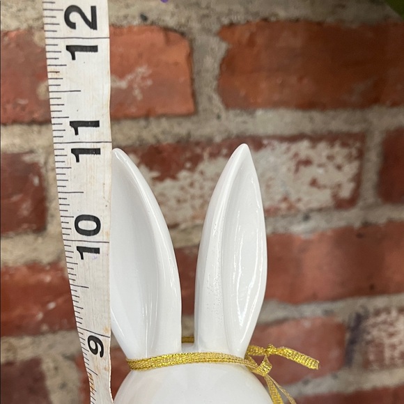 White resin Bunny with Jewel Collar by Bella Lux - Picture 7 of 7